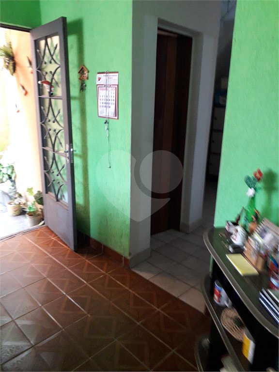 Casa à venda com 3 quartos, sendo 1 suíte, no condomínio Luís de Oliveira Bulhões, São Paulo - SP