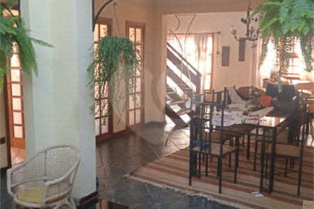 Casa à venda com 8 quartos, sendo 3 suítes, em Jardim Terceiro Centenário, Atibaia, SP