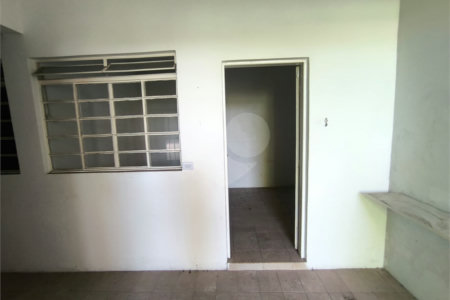 Casa à venda com 3 quartos em Jardim das Esmeraldas, São Paulo, SP