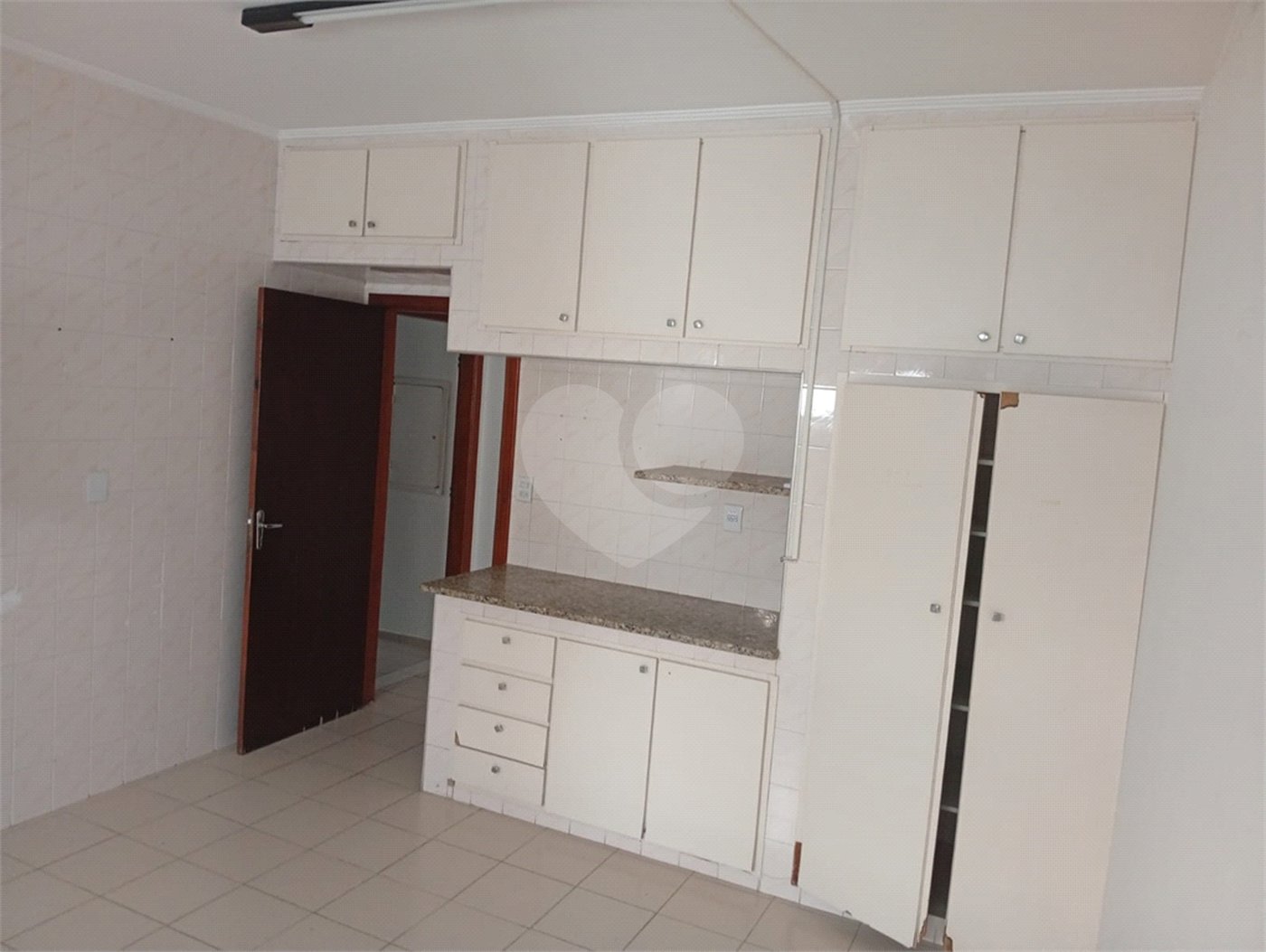 Casa para alugar com 9 quartos, sendo 3 suítes, em Jardim Panorama, Sorocaba, SP