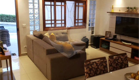 Casa à venda com 3 suítes no condomínio Palmas, São Paulo - SP