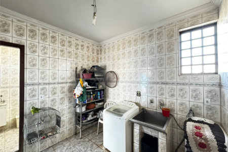 Sobrado à venda com 5 quartos, sendo 2 suítes, em Vila Monte Alegre, Ribeirão Preto, SP
