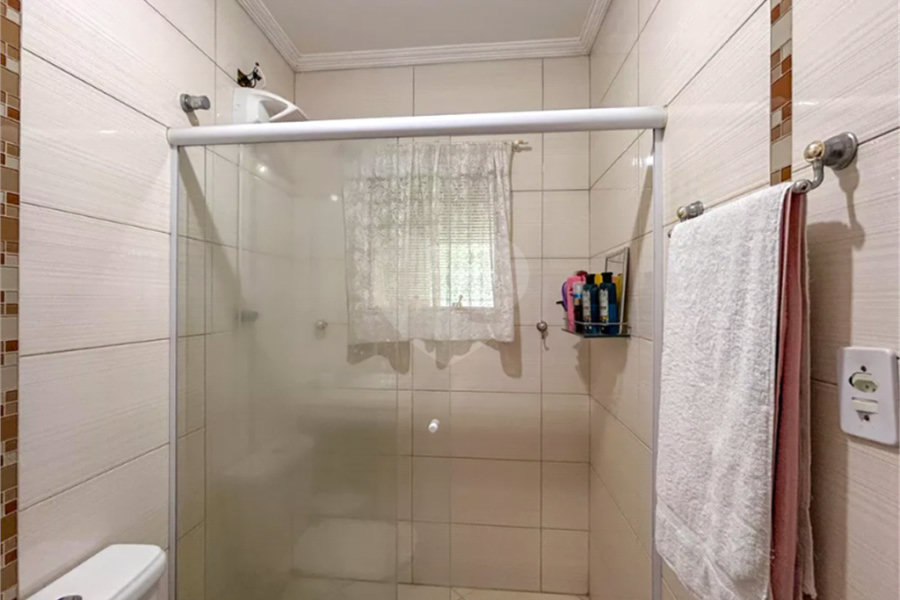 Sobrado à venda com 3 quartos, sendo 1 suíte, em Vila Mangalot, São Paulo, SP