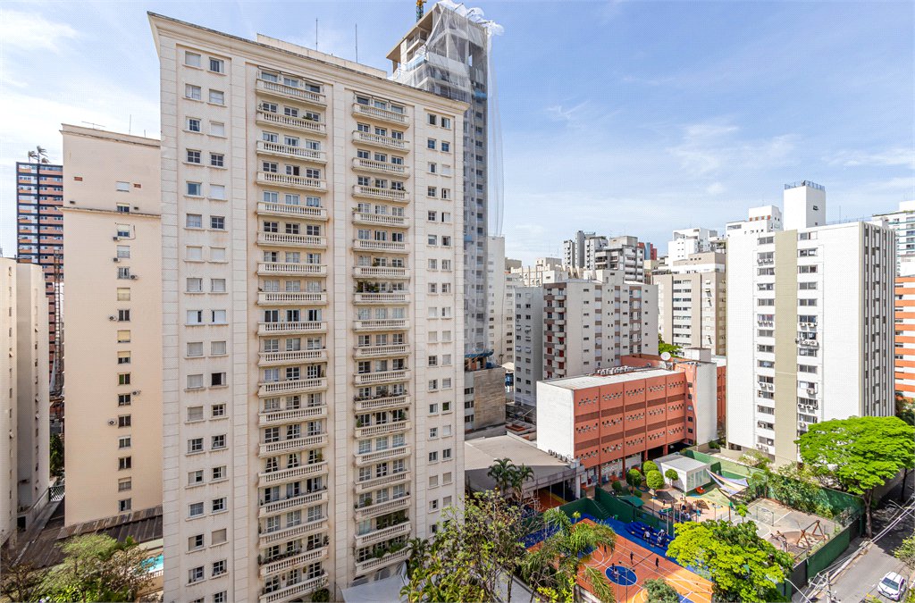Apartamento à venda com 3 quartos, sendo 1 suíte, em Itaim Bibi, São Paulo, SP