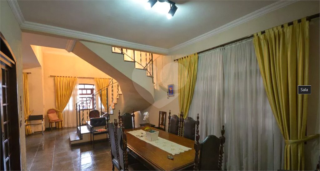 Casa à venda com 4 quartos, sendo 2 suítes, em Vila Mariana, São Paulo, SP