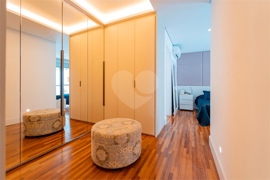 Apartamento à venda com 3 suítes em Campo Belo, São Paulo, SP