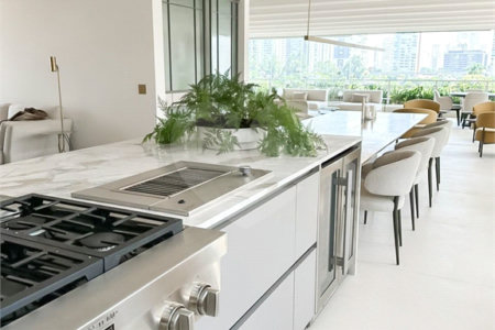 Apartamento à venda com 4 suítes em Vila Cordeiro, São Paulo, SP