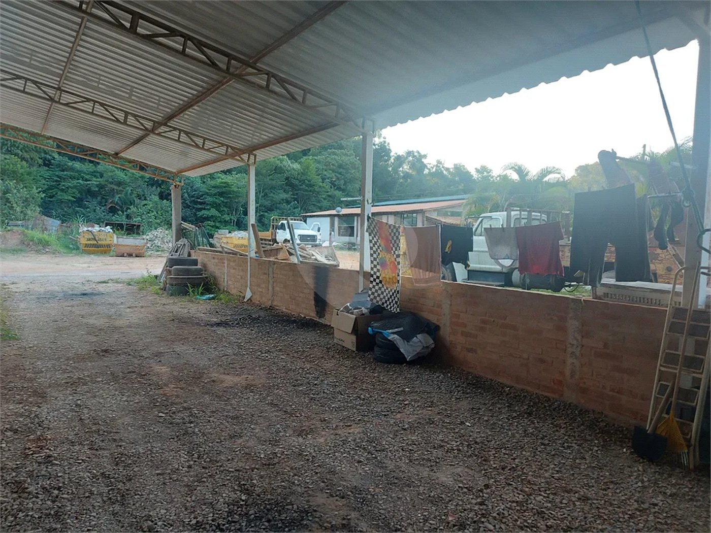 Locação de barracões para Armazenamento" área total de 6000mts - Bairro Abadia - Louveira SP