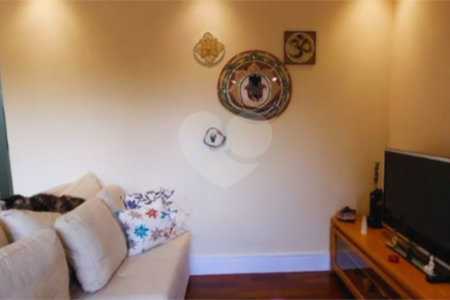 Apartamento à venda com 2 suítes em Jardim Londrina, São Paulo, SP