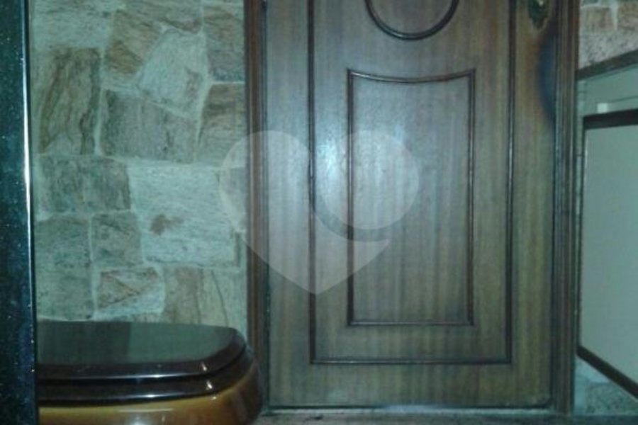Sobrado à venda com 5 quartos, sendo 1 suíte, em Tremembé, São Paulo, SP