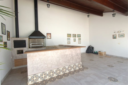 Casa à venda com 4 quartos, sendo 2 suítes, no condomínio Terras de Santa Adélia, Vargem Grande Paulista - SP