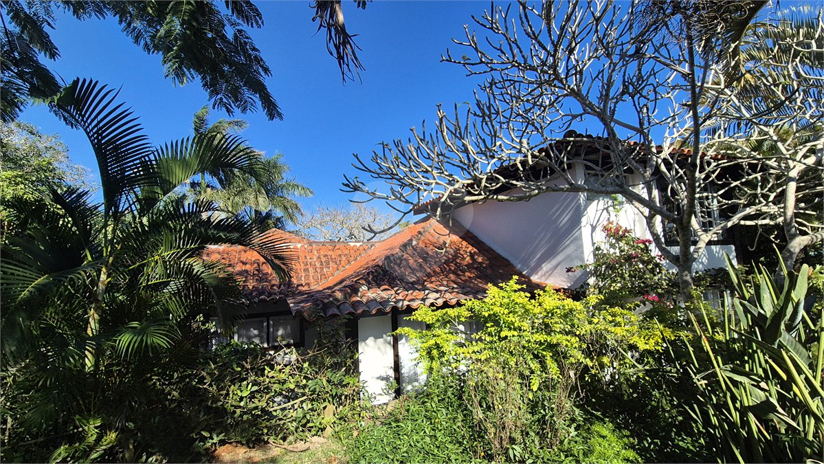 Casa em condomínio à venda com 4 quartos, sendo 3 suítes,  em Geribá, Armação dos Búzios, RJ