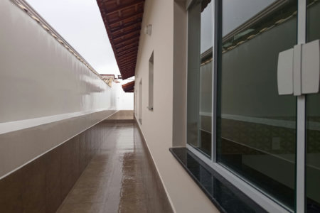 🌊✨ Oportunidade Única na Praia Grande – Casa Nova com Piscina a Apenas 390m do Mar! ✨🌊