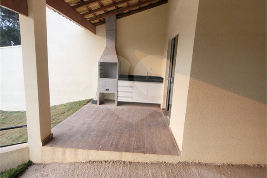 Casa à venda com 3 quartos, sendo 1 suíte,  no condomínio Vale dos Gansos, Mairiporã - SP