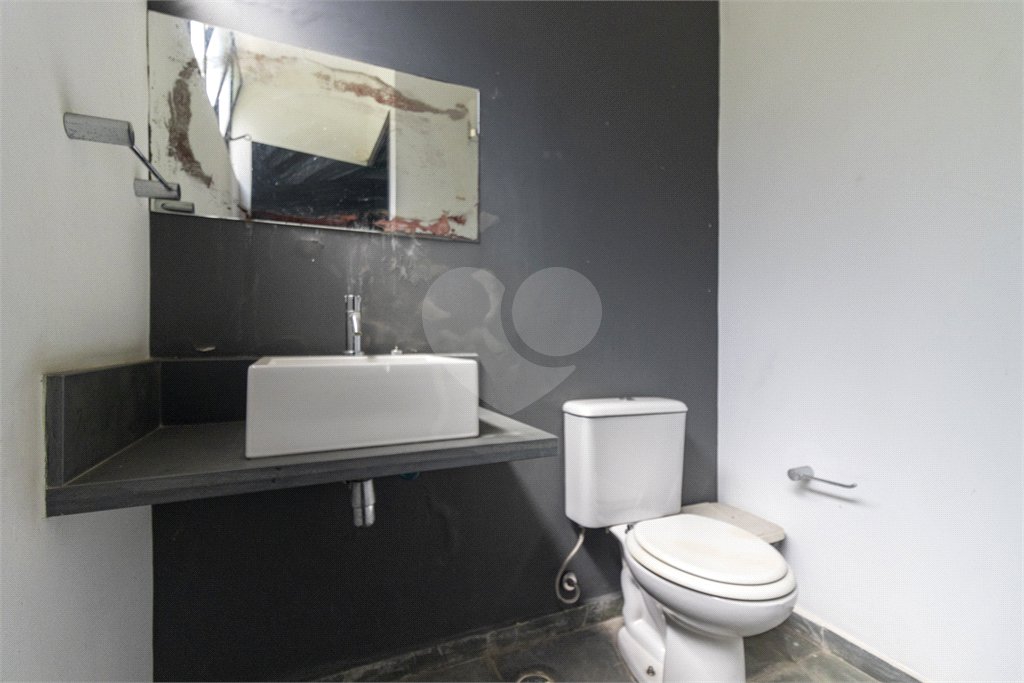 Sobrado à venda com 4 quartos, sendo 2 suítes,  em Vila Morumbi, São Paulo, SP
