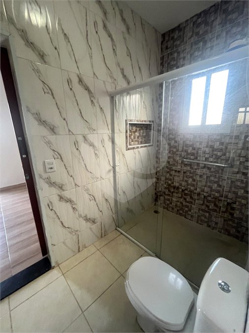 Casa à venda ou para alugar com 2 quartos, sendo 4 suítes, no condomínio Residencial Jardim Bréscia, Indaiatuba - SP