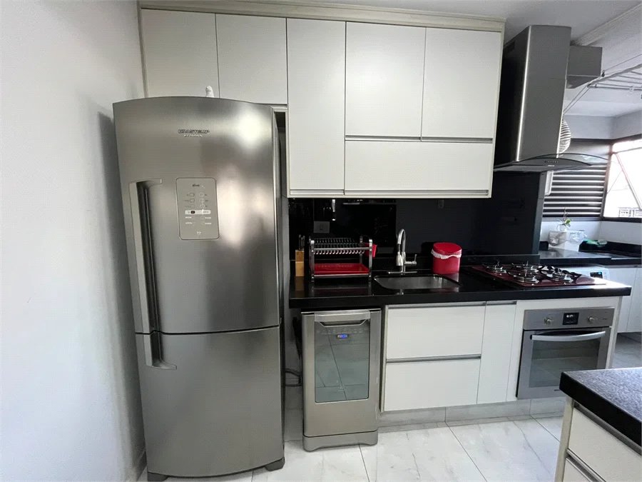 Apartamento à venda com 3 quartos, sendo 1 suíte, em Vila Hamburguesa, São Paulo, SP