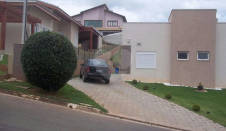 Casa em condomínio à venda com 4 suítes em Guaxinduva, Atibaia, SP