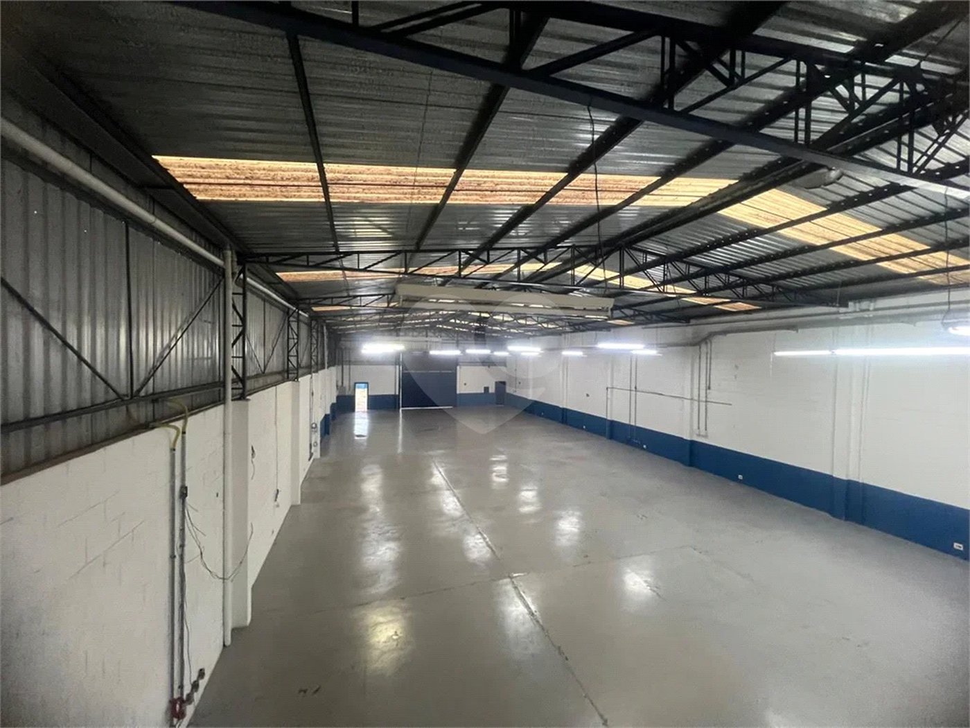 Galpão de 600m² no Centro Industrial Rafael Diniz - Bragança Paulista.