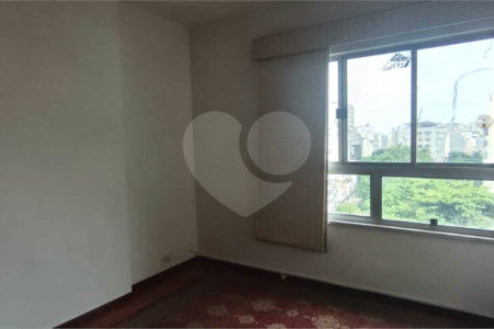 Apartamento à venda com 3 quartos, sendo 1 suíte, em Copacabana, Rio de Janeiro, RJ