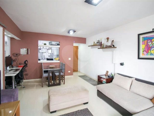 Apartamento à venda com 2 quartos, sendo 1 suíte,  em Campo Belo, São Paulo, SP