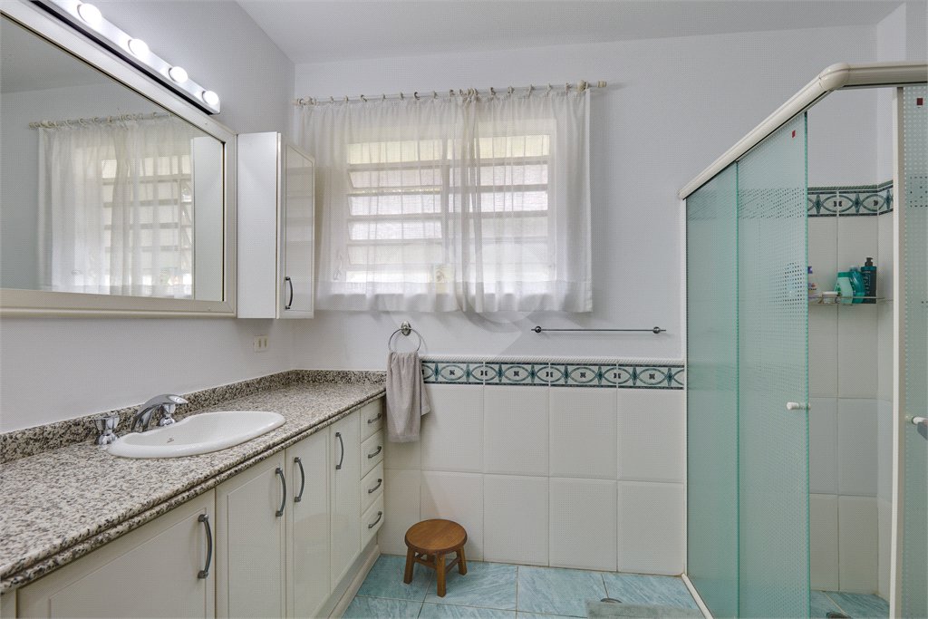 Sobrado à venda com 4 quartos, sendo 1 suíte, em Granja Julieta, São Paulo, SP