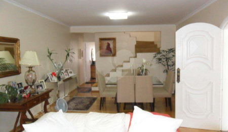 Sobrado à venda com 3 quartos, sendo 1 suíte,  em Vila Romero, São Paulo, SP
