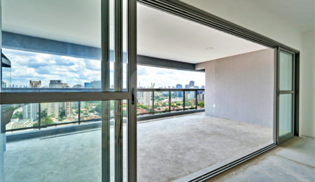 Apartamento à venda com 4 quartos, sendo 2 suítes,  em Jardim das Acácias, São Paulo, SP