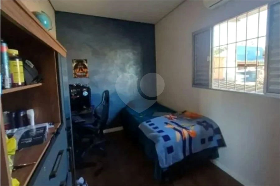 Sobrado à venda com 4 quartos, sendo 1 suíte, em Jaraguá, São Paulo, SP