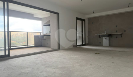 Apartamento à venda com 3 suítes em Campo Belo, São Paulo, SP
