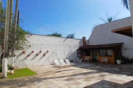 Sobrado à venda com 4 quartos, sendo 2 suítes,  em Jardim Leonor, São Paulo, SP