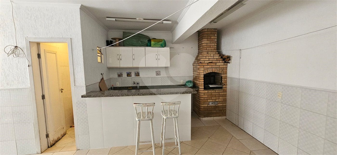Casa à venda com 3 quartos, sendo 1 suíte, no condomínio Res Santa Inês, São Paulo - SP