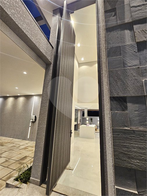 Casa à venda com 4 suítes no condomínio Villas do Jaguari, Santana de Parnaíba - SP