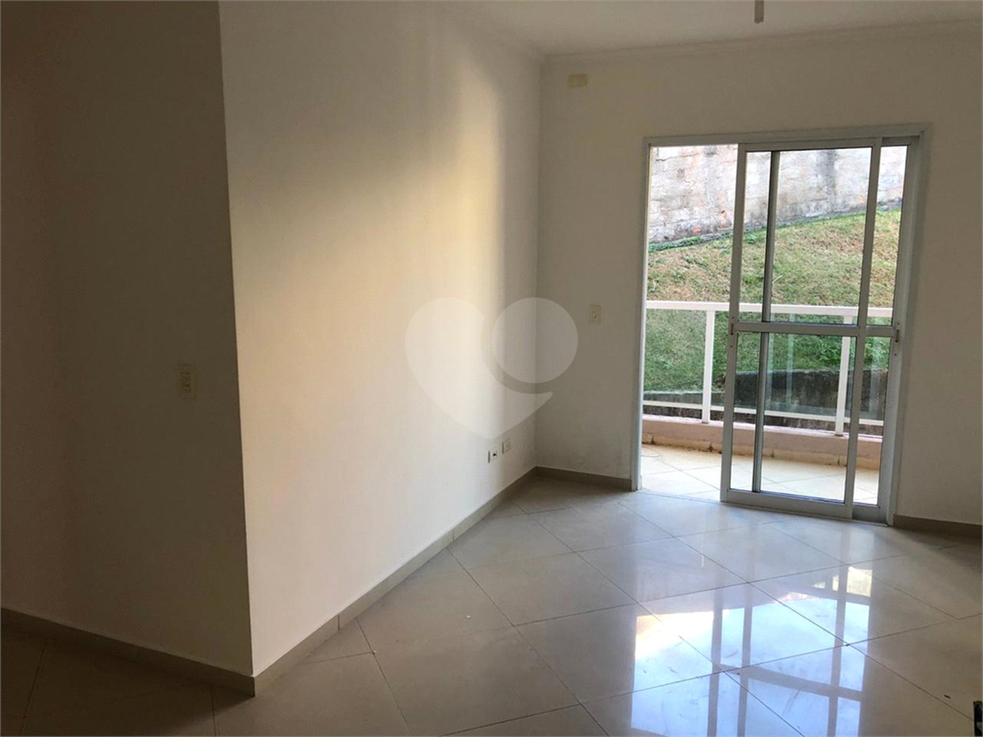 Apartamento para alugar com 3 quartos, sendo 1 suíte, em Pinheirinho, Vinhedo, SP