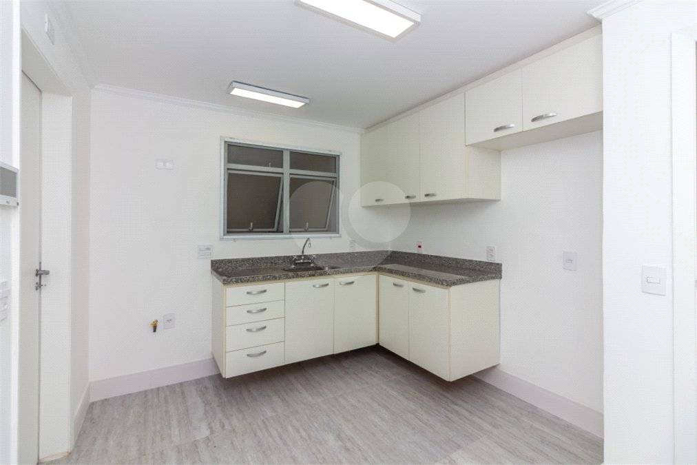 Casa à venda com 4 quartos, sendo 2 suítes, no condomínio Stephanie, São Paulo - SP