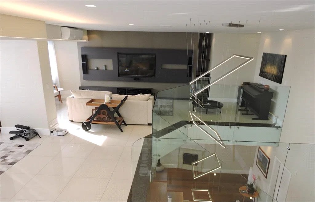Cobertura à venda com 3 suítes em Vila Morse, São Paulo, SP