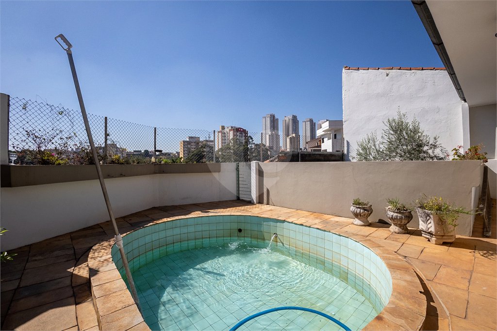 Casa à venda com 4 suítes em Jardim Londrina, São Paulo, SP