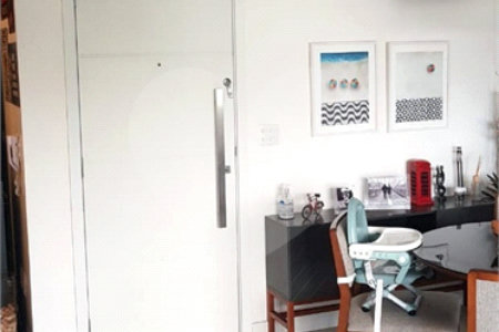 Apartamento à venda com 3 quartos, sendo 1 suíte, em Moema, São Paulo, SP