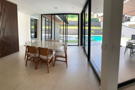 Casa à venda com 5 suítes no condomínio Porto de Atibaia, Atibaia - SP