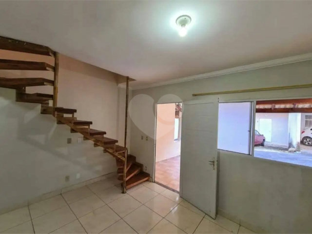 Casa à venda com 2 quartos no condomínio Villagio dos Pinhais, Pinhalzinho - SP