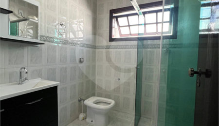 Sobrado à venda com 3 quartos, sendo 1 suíte, em Conjunto Habitacional Brás Cubas, Mogi das Cruzes, SP