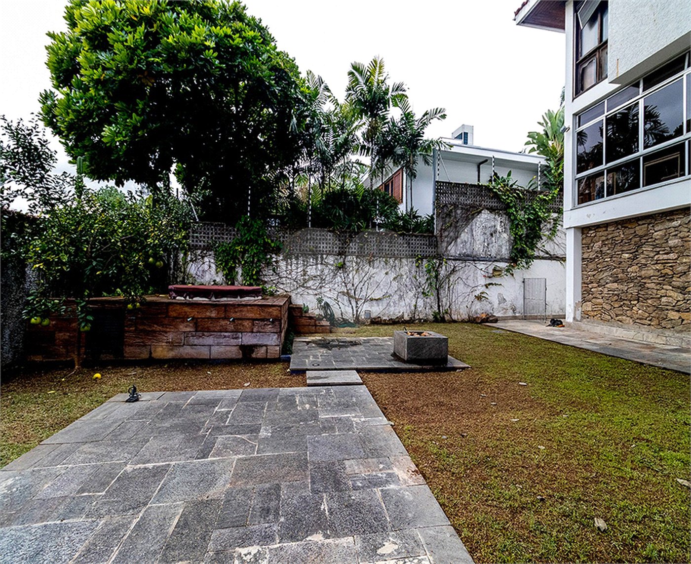 Casa à venda com 3 quartos, sendo 2 suítes, em Alto de Pinheiros, São Paulo, SP