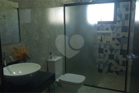 Casa à venda com 3 quartos, sendo 1 suíte,  no condomínio Village da Serra, Araçoiaba da Serra - SP