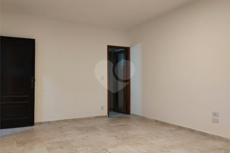 Sobrado à venda com 3 quartos, sendo 1 suíte, em Vila Paulista, São Paulo, SP