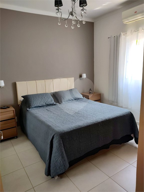 Casa à venda com 3 quartos, sendo 1 suíte, no condomínio Campos do Conde I, Paulínia - SP