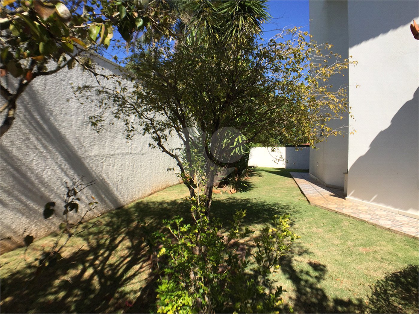 Casa à venda com 4 suítes no condomínio Estância Marambaia, Vinhedo - SP