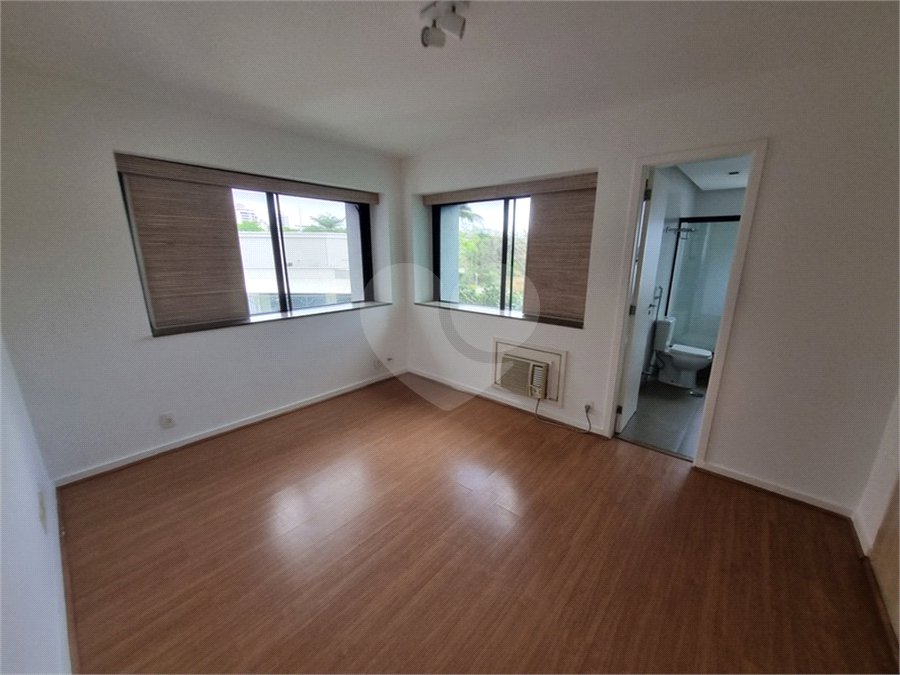 Apartamento à venda com 2 quartos, sendo 1 suíte,  em Barra da Tijuca, Rio de Janeiro, RJ