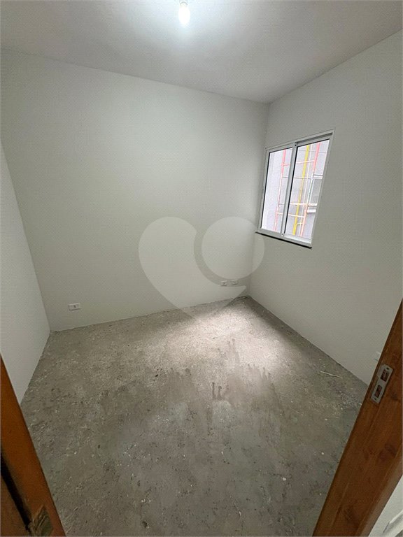Casa à venda com 3 quartos, sendo 1 suíte, no condomínio Felipe Camarao, Poá - SP