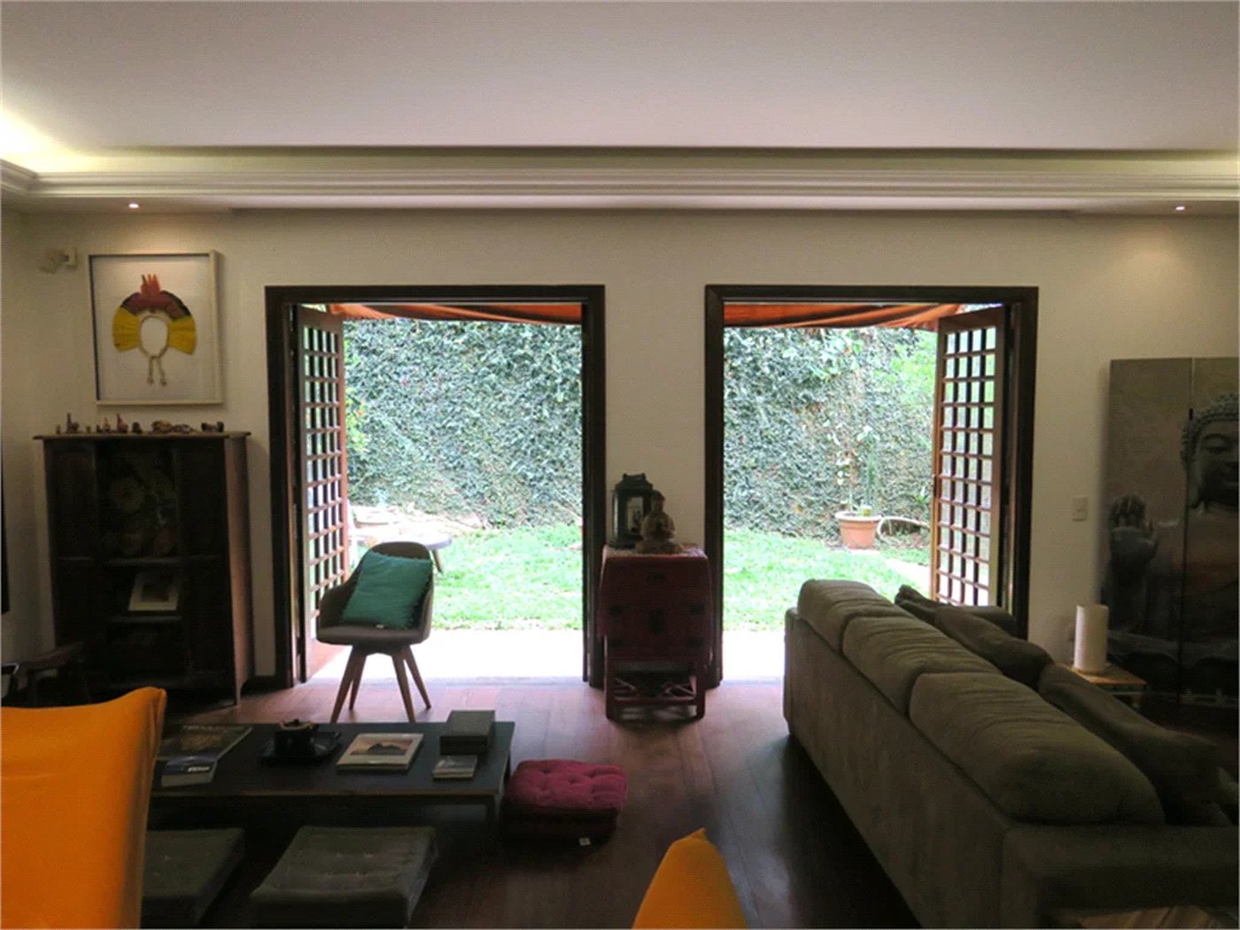 Casa à venda com 4 quartos, sendo 2 suítes, no condomínio Vila das Flores, São Paulo - SP