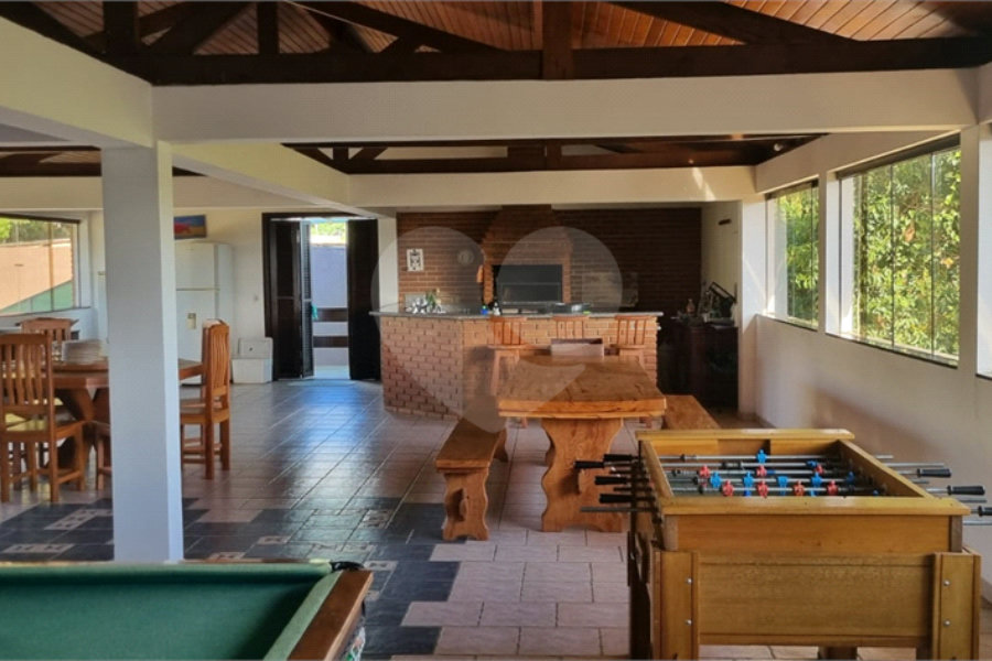Casa à venda com 7 quartos, sendo 4 suítes, no condomínio Residencial Ypeville, Mairiporã - SP